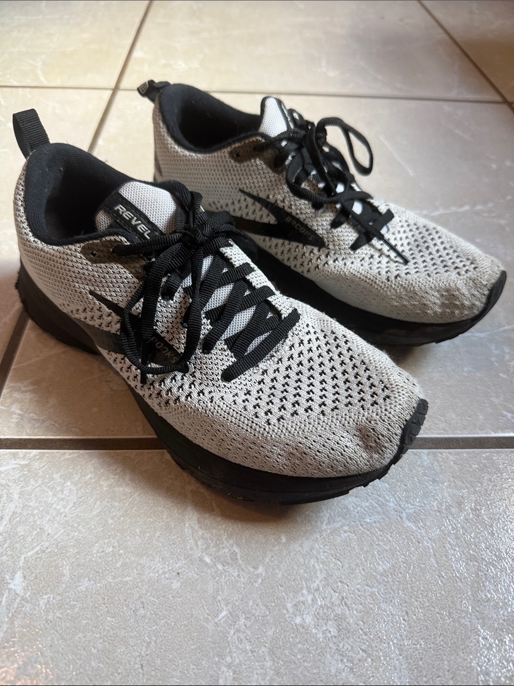 Brooks Revel Knit Sneakers in Light Gray and Black